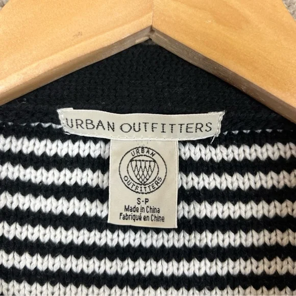 Urban Outfitters Sweater Womens Small Black White Cotton Blend Pullover- 9030* - Picture 8 of 10
